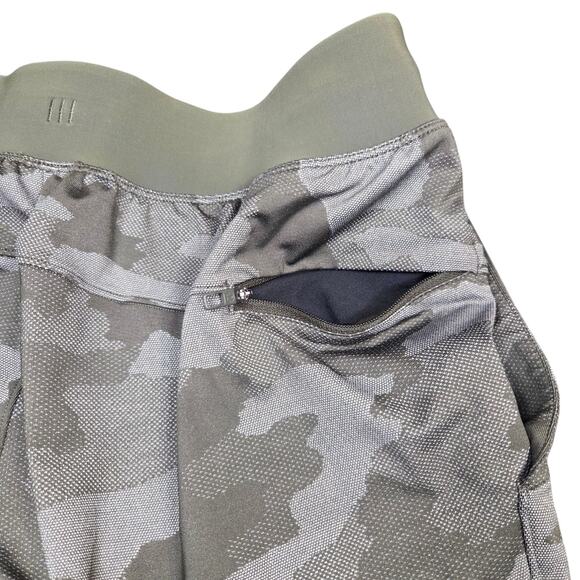 Lululemon Shorts Mens Small Green Camo T.H.E. Short 9" Inseam Linerless Athletic - Picture 6 of 11